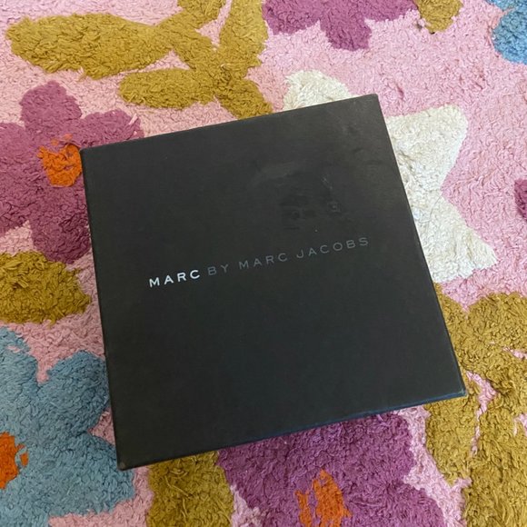 Marc by Marc Jacobs White Watch with crystals and silicone strap - Picture 5 of 9